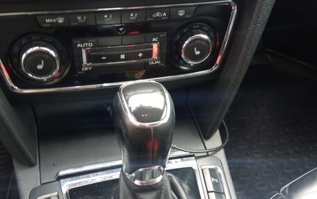 Skoda Superb III рестайлинг, 2012 год, 1 130 000 рублей, 28 фотография