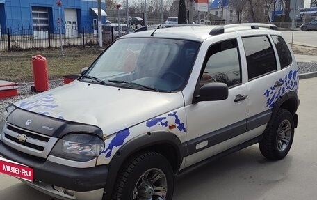Chevrolet Niva I рестайлинг, 2003 год, 325 000 рублей, 1 фотография