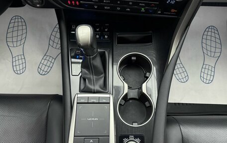 Lexus RX IV рестайлинг, 2021 год, 6 549 000 рублей, 15 фотография