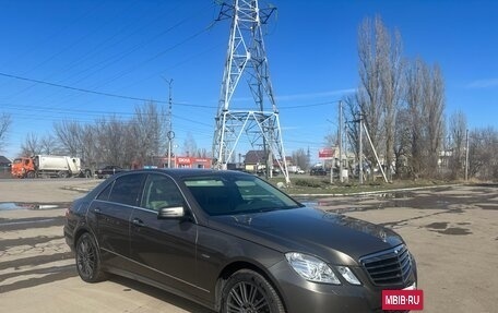 Mercedes-Benz E-Класс, 2011 год, 1 850 000 рублей, 2 фотография