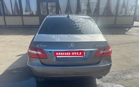 Mercedes-Benz E-Класс, 2011 год, 1 850 000 рублей, 4 фотография