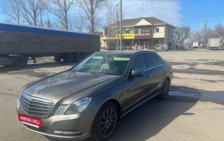 Mercedes-Benz E-Класс, 2011 год, 1 850 000 рублей, 3 фотография