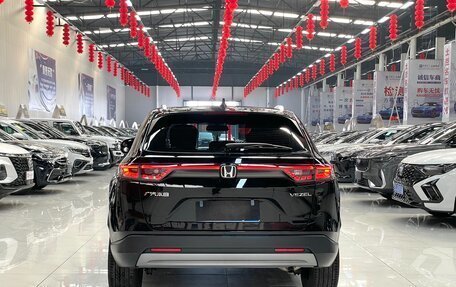 Honda Vezel, 2023 год, 1 970 000 рублей, 6 фотография