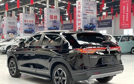 Honda Vezel, 2023 год, 1 970 000 рублей, 5 фотография