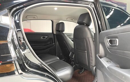 Honda Vezel, 2023 год, 1 970 000 рублей, 13 фотография