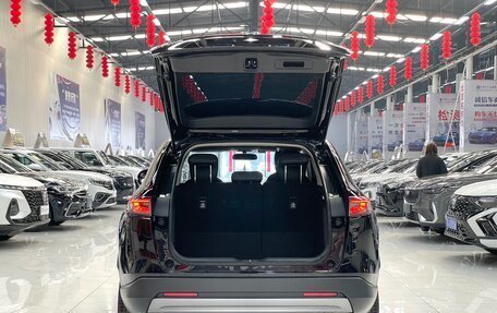 Honda Vezel, 2023 год, 1 970 000 рублей, 16 фотография