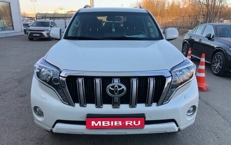 Toyota Land Cruiser Prado 150 рестайлинг 2, 2016 год, 4 690 000 рублей, 6 фотография