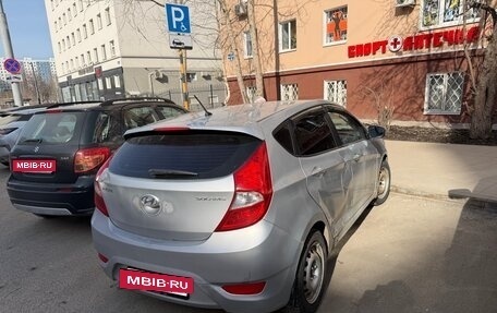 Hyundai Solaris II рестайлинг, 2011 год, 265 000 рублей, 2 фотография