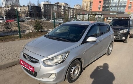 Hyundai Solaris II рестайлинг, 2011 год, 265 000 рублей, 4 фотография