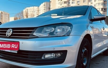 Volkswagen Polo VI (EU Market), 2019 год, 1 300 000 рублей, 2 фотография