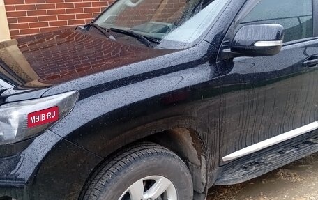 Toyota Land Cruiser Prado 150 рестайлинг 2, 2015 год, 2 950 000 рублей, 2 фотография