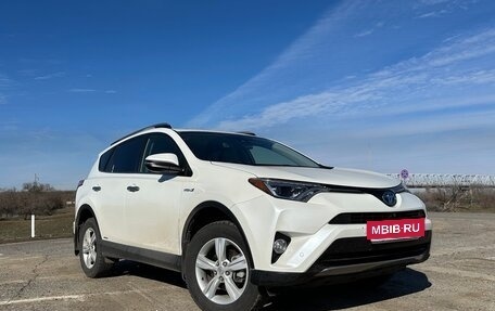 Toyota RAV4, 2017 год, 3 200 000 рублей, 5 фотография