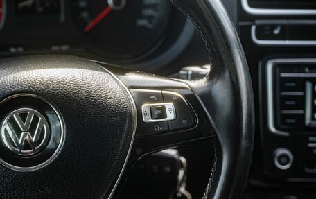 Volkswagen Polo VI (EU Market), 2017 год, 1 050 000 рублей, 18 фотография