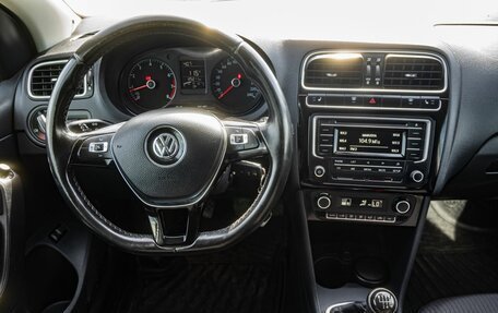 Volkswagen Polo VI (EU Market), 2017 год, 1 050 000 рублей, 19 фотография