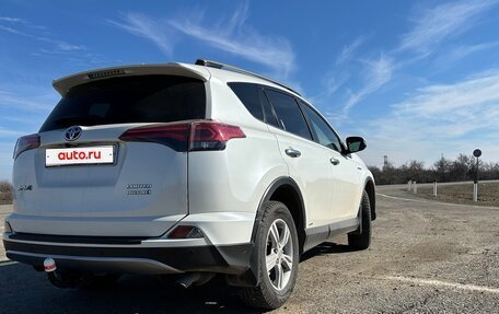 Toyota RAV4, 2017 год, 3 200 000 рублей, 4 фотография