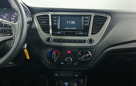 Hyundai Solaris II рестайлинг, 2019 год, 1 299 000 рублей, 15 фотография