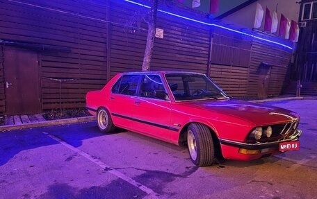 BMW 5 серия, 1986 год, 600 000 рублей, 1 фотография
