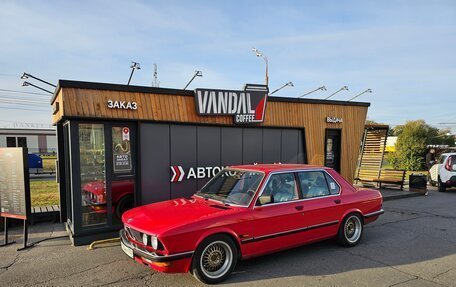 BMW 5 серия, 1986 год, 600 000 рублей, 6 фотография