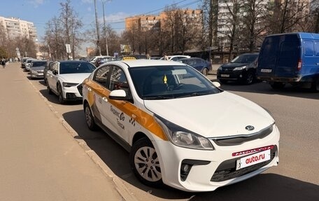 KIA Rio IV, 2020 год, 1 030 000 рублей, 2 фотография