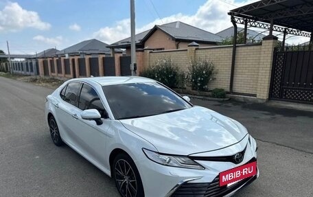 Toyota Camry, 2020 год, 4 300 000 рублей, 3 фотография