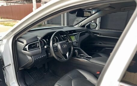 Toyota Camry, 2020 год, 4 300 000 рублей, 21 фотография