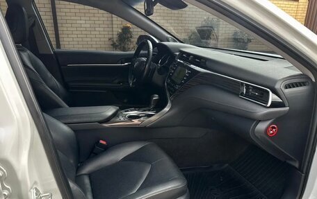 Toyota Camry, 2020 год, 4 300 000 рублей, 28 фотография