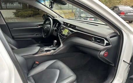 Toyota Camry, 2020 год, 4 300 000 рублей, 32 фотография