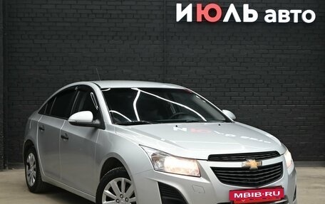 Chevrolet Cruze II, 2013 год, 800 000 рублей, 3 фотография