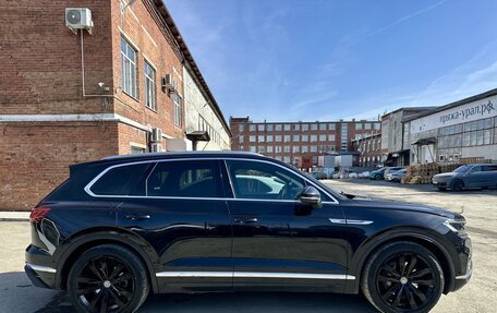 Volkswagen Touareg III, 2018 год, 5 500 000 рублей, 4 фотография