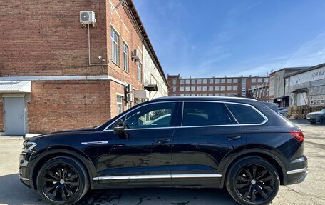 Volkswagen Touareg III, 2018 год, 5 500 000 рублей, 6 фотография