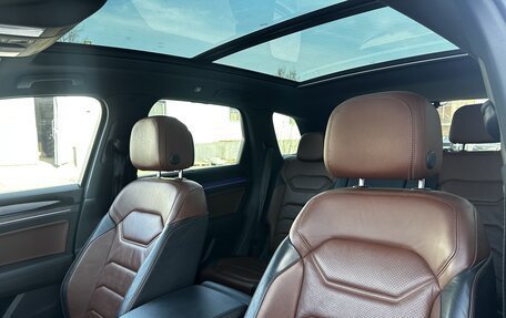 Volkswagen Touareg III, 2018 год, 5 500 000 рублей, 11 фотография