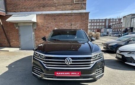 Volkswagen Touareg III, 2018 год, 5 500 000 рублей, 2 фотография
