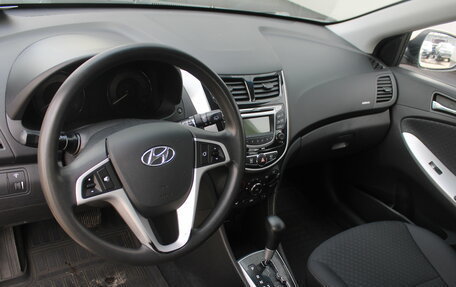 Hyundai Solaris II рестайлинг, 2012 год, 785 000 рублей, 10 фотография