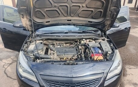 Opel Astra J, 2011 год, 600 000 рублей, 2 фотография