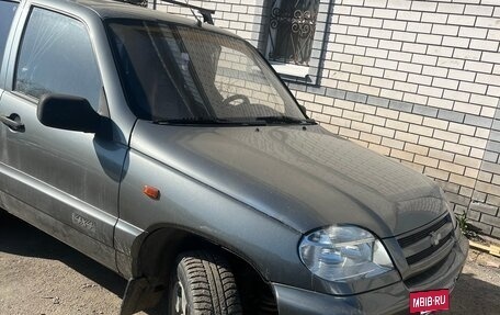 Chevrolet Niva I рестайлинг, 2005 год, 300 000 рублей, 2 фотография