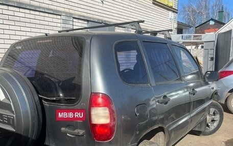 Chevrolet Niva I рестайлинг, 2005 год, 300 000 рублей, 3 фотография