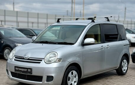 Toyota Sienta I, 2012 год, 999 990 рублей, 3 фотография