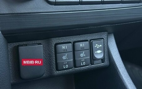 Toyota Auris II, 2013 год, 1 249 000 рублей, 32 фотография