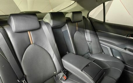 Toyota Camry, 2018 год, 2 399 000 рублей, 17 фотография