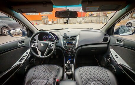 Hyundai Solaris II рестайлинг, 2013 год, 640 000 рублей, 11 фотография