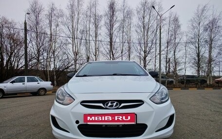 Hyundai Solaris II рестайлинг, 2013 год, 640 000 рублей, 3 фотография