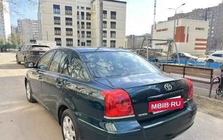 Toyota Avensis III рестайлинг, 2005 год, 1 085 000 рублей, 5 фотография