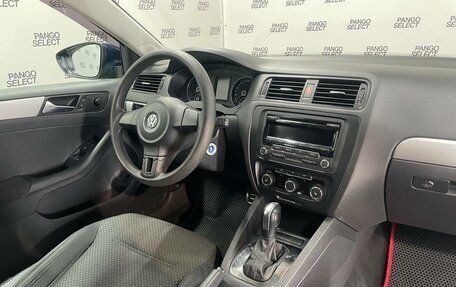 Volkswagen Jetta VI, 2011 год, 1 040 000 рублей, 3 фотография