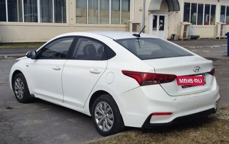 Hyundai Solaris II рестайлинг, 2018 год, 630 000 рублей, 3 фотография