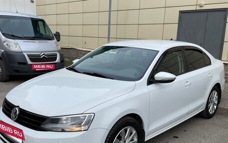 Volkswagen Jetta VI, 2018 год, 1 370 000 рублей, 2 фотография