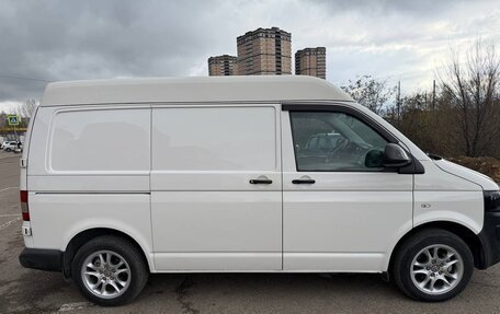 Volkswagen Transporter T5 рестайлинг, 2013 год, 1 350 000 рублей, 2 фотография