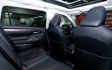 Toyota Highlander, 2025 год, 5 890 000 рублей, 23 фотография