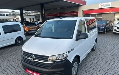 Volkswagen Caravelle T6 рестайлинг, 2022 год, 3 690 000 рублей, 1 фотография
