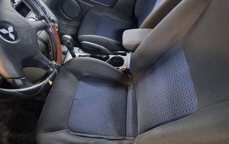 Mitsubishi Outlander III рестайлинг 3, 2003 год, 550 000 рублей, 13 фотография