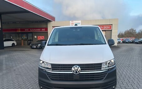 Volkswagen Caravelle T6 рестайлинг, 2022 год, 3 690 000 рублей, 3 фотография